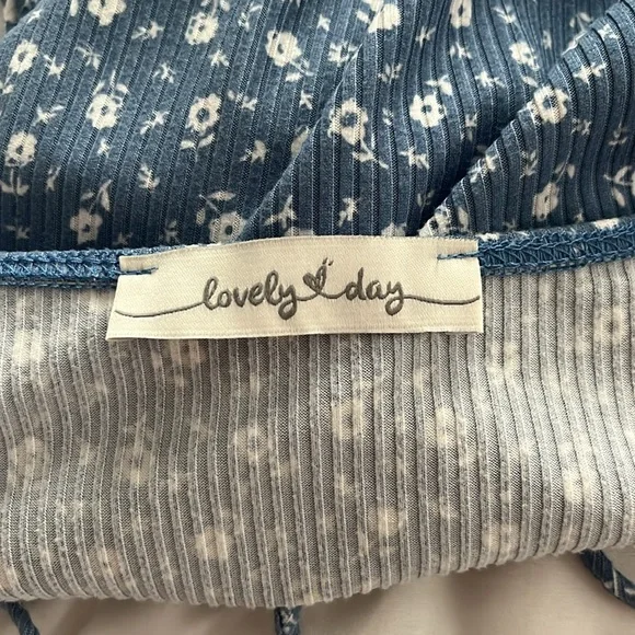 Floral Blue Dress - Picture 4 of 4